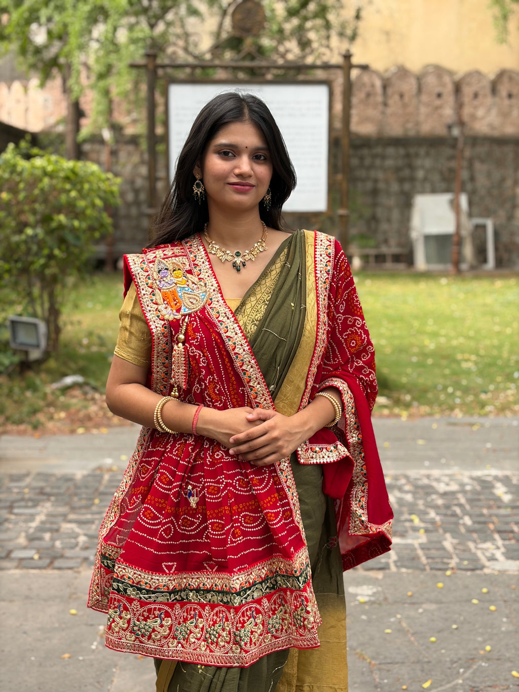 Surmayi Odhna